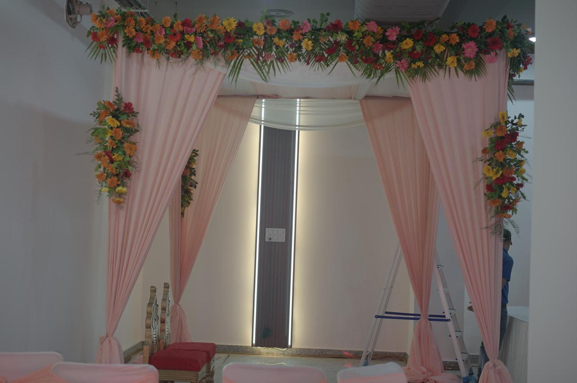 Rr Galaxy Hotel Gurgaon Exterior photo