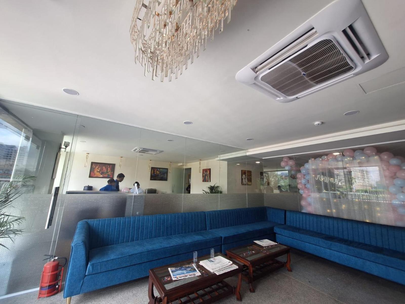 Rr Galaxy Hotel Gurgaon Exterior photo
